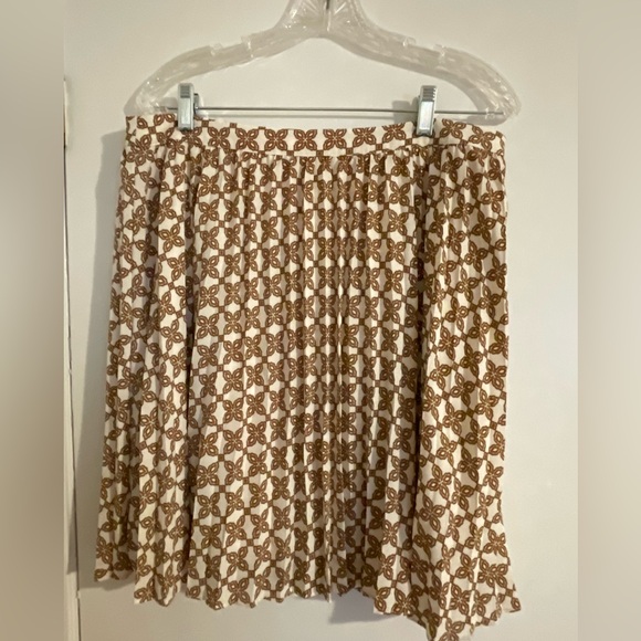 J. Crew Dresses & Skirts - J crew lined skirt size 14